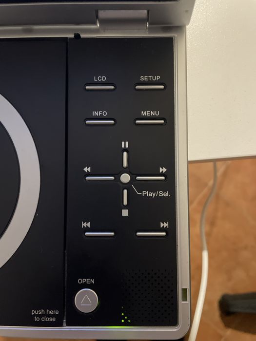 Leitor DVD/CD Portátil Grundig