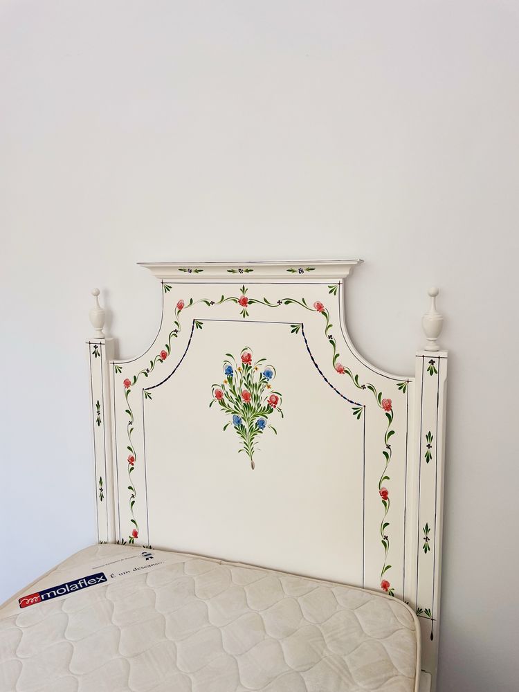 Mobília Alentejana Alentejo Cama Branca Flores Estrado Oficial