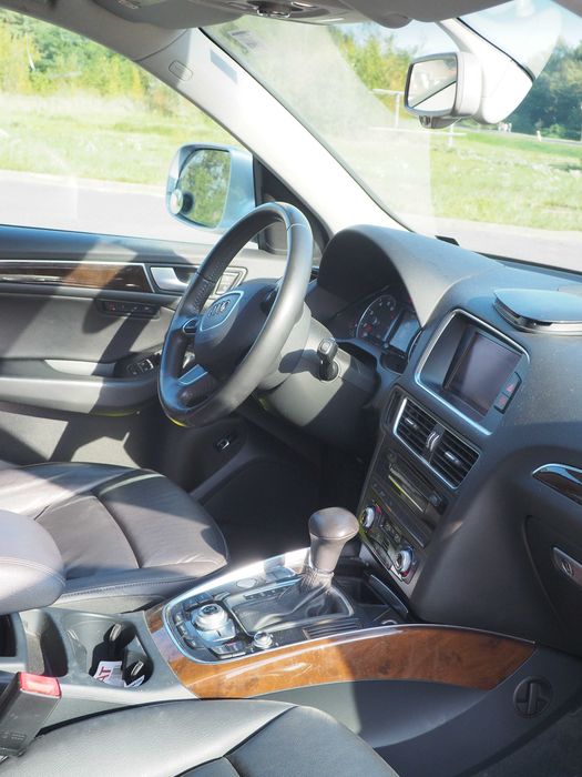 Audi Q5 Premium 2.0 TFSI Quattro, zadbane z małym przebiegiem.