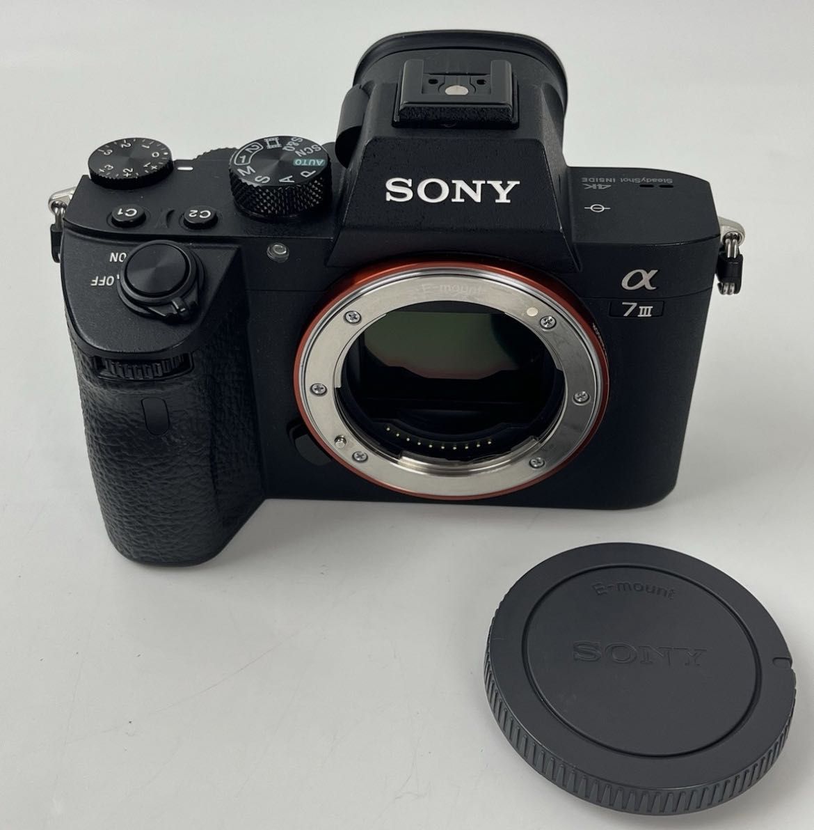 Kit de câmara Sony A7 III e objectiva Sony FE 28-70 mm