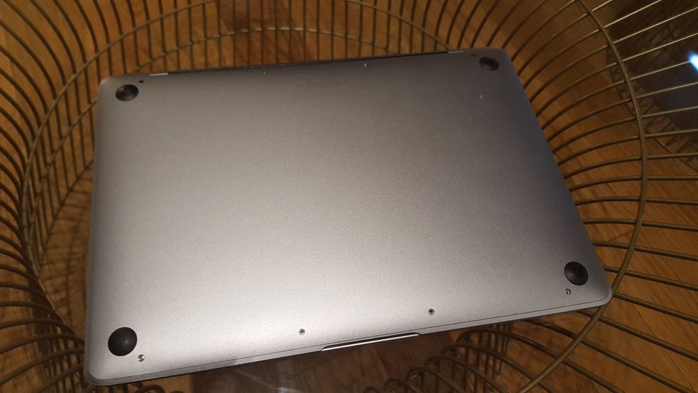 ,MACBOOK 13 A 1534