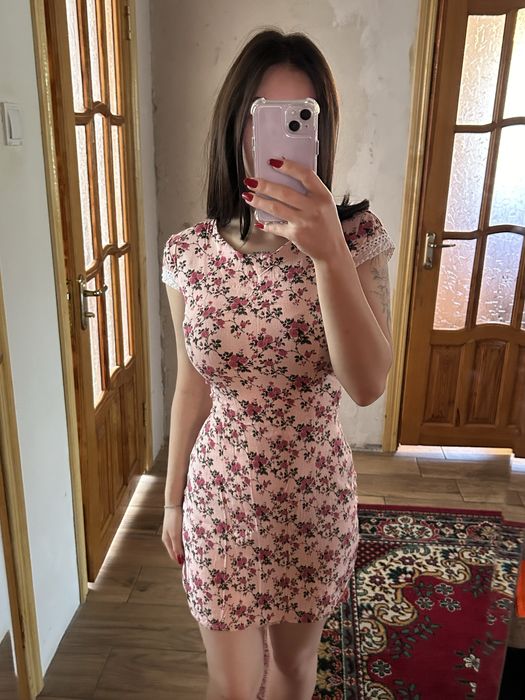 Легке жіноче плаття