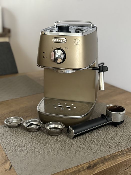 Кавомашина / кавоварка DeLonghi ECI 341 BZ Distinta