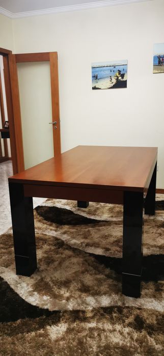 Mesa Jantar Extensível IMPECÁVEL