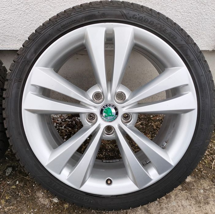 Felgi z oponami zimowymi Skoda Rs Octavia SuperB 7,5x18 ET51 5x112