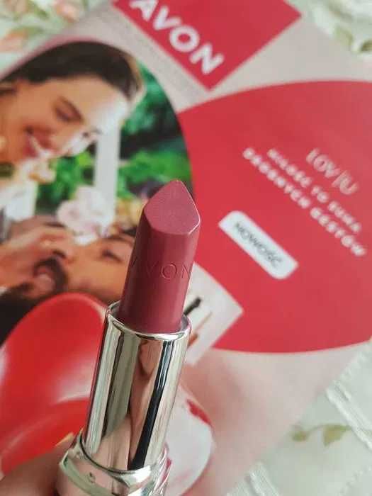 Ultrakremowa szminka Chic Avon szybka wysyłka nowa