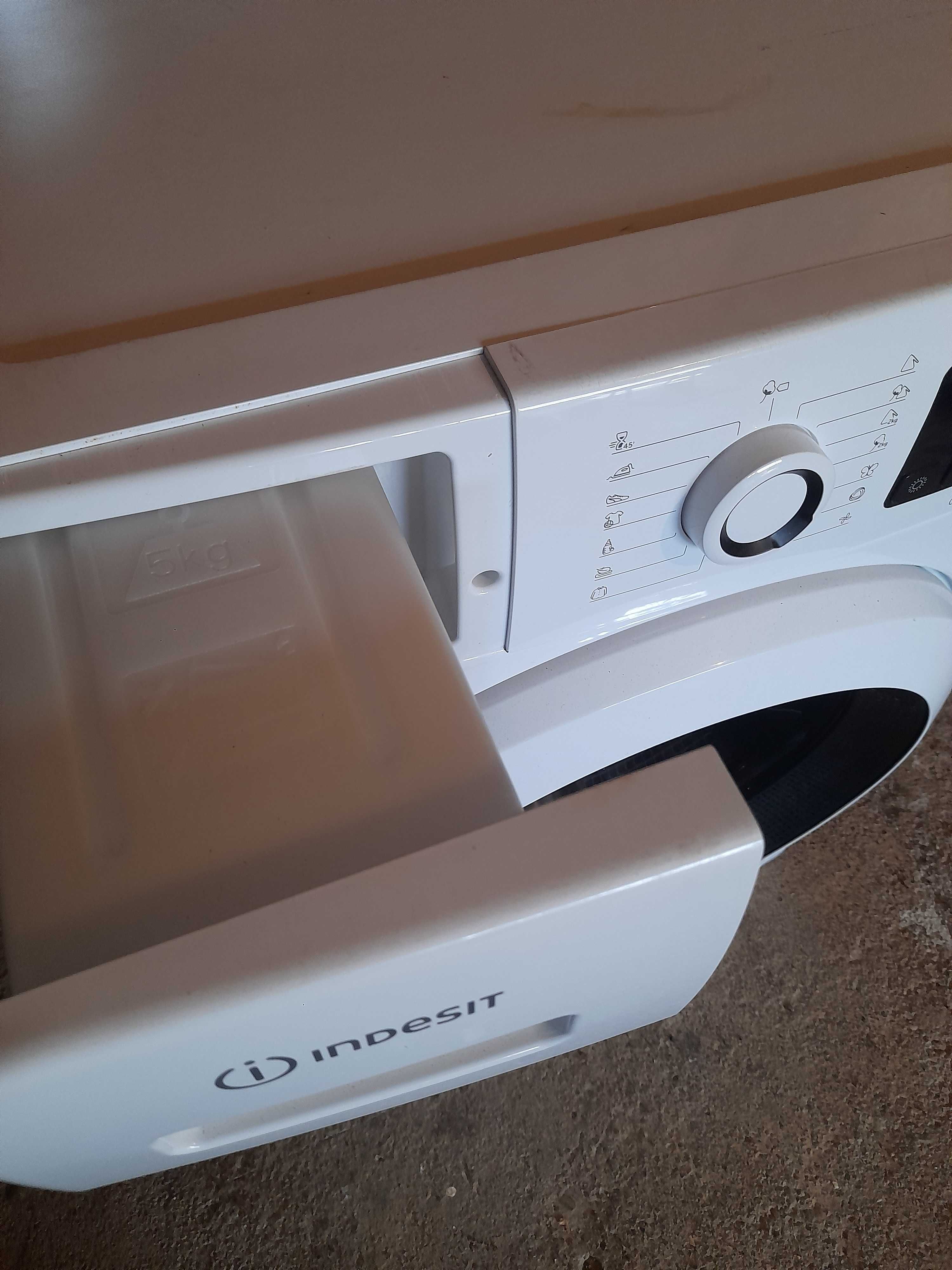 Máquina secar roupa indesit 8kg avariada