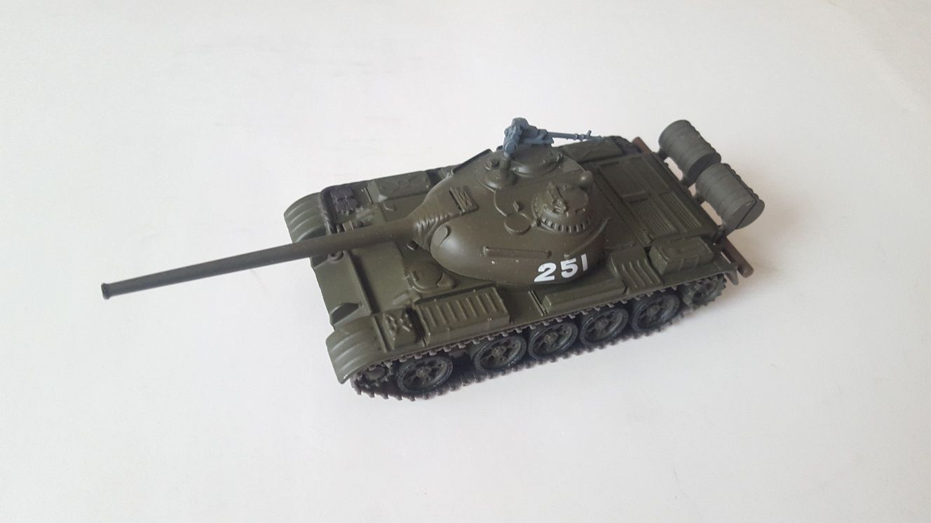 БРДМ-2, БМД-4, Т-54, Т-62, Т-90 1:72 русские танки