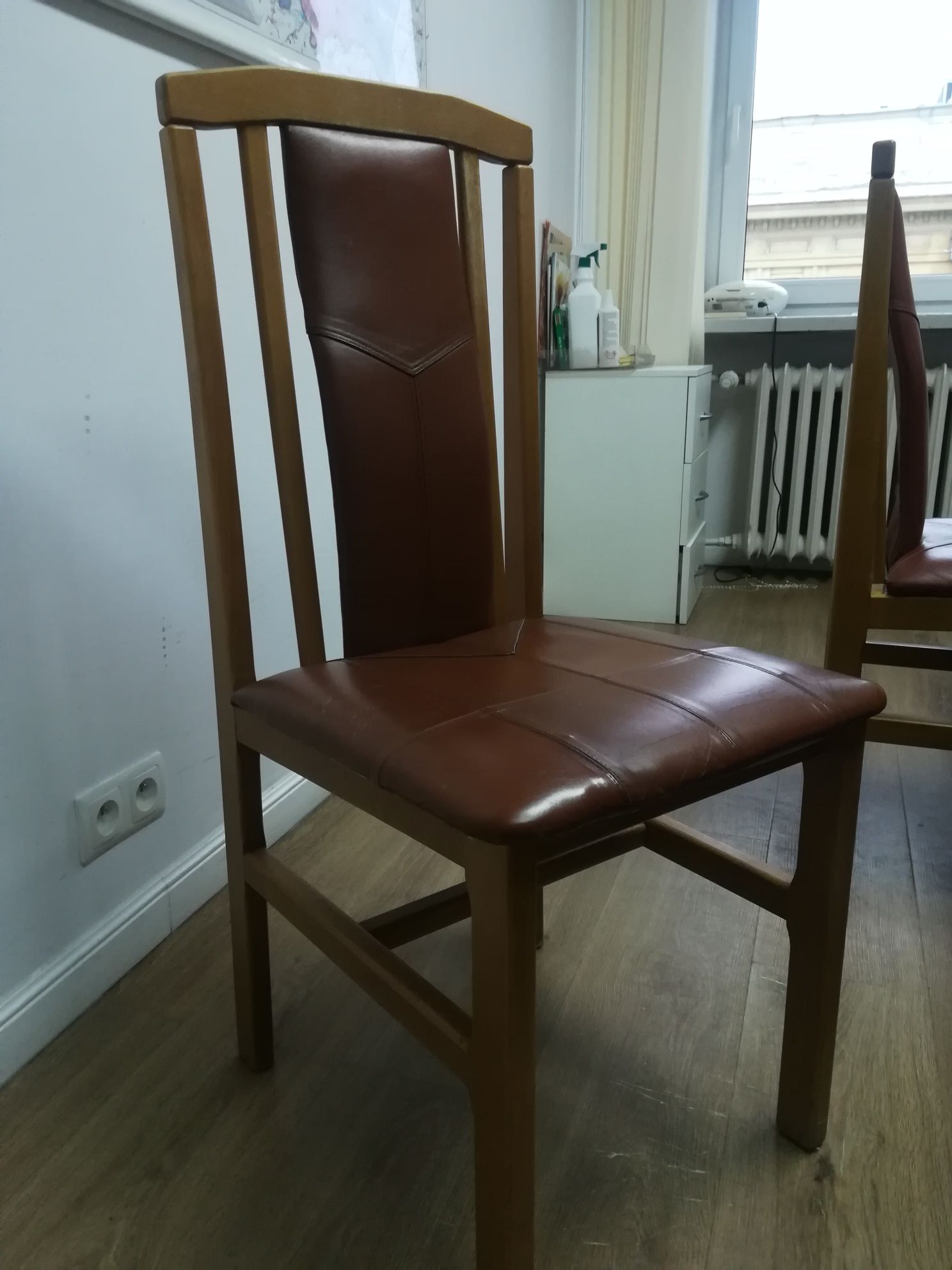 Krzesło drewno +skóra