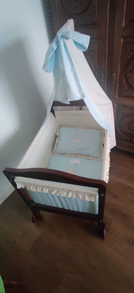 Berço pequeno + textil