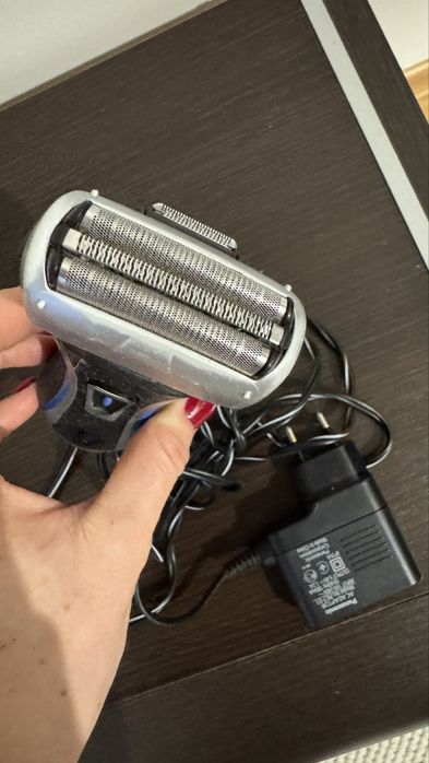 Чоловіча електробритва Panasonik ES-RT33