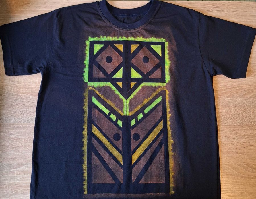 Футболки з ручним розписом