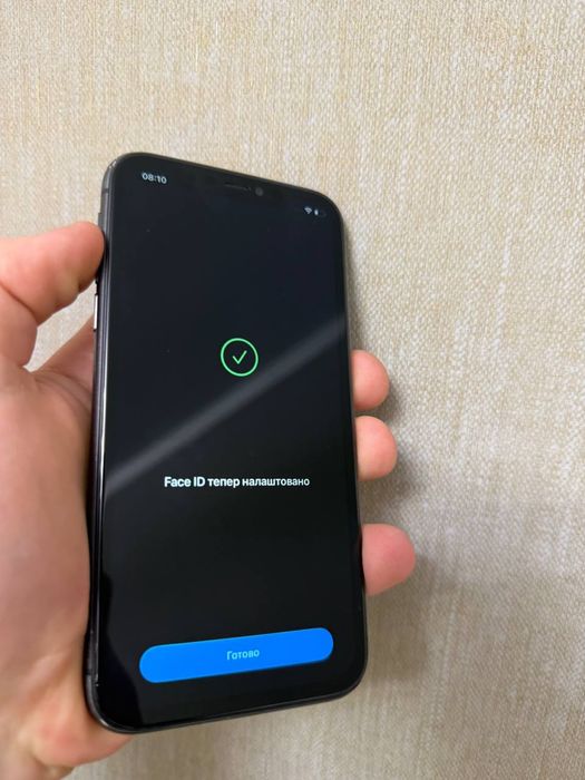 Айфон 11 на 128 гб.