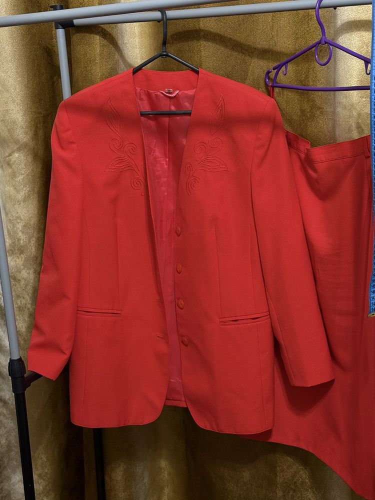 Костюм жіночий класичний піджак спідниця M/L