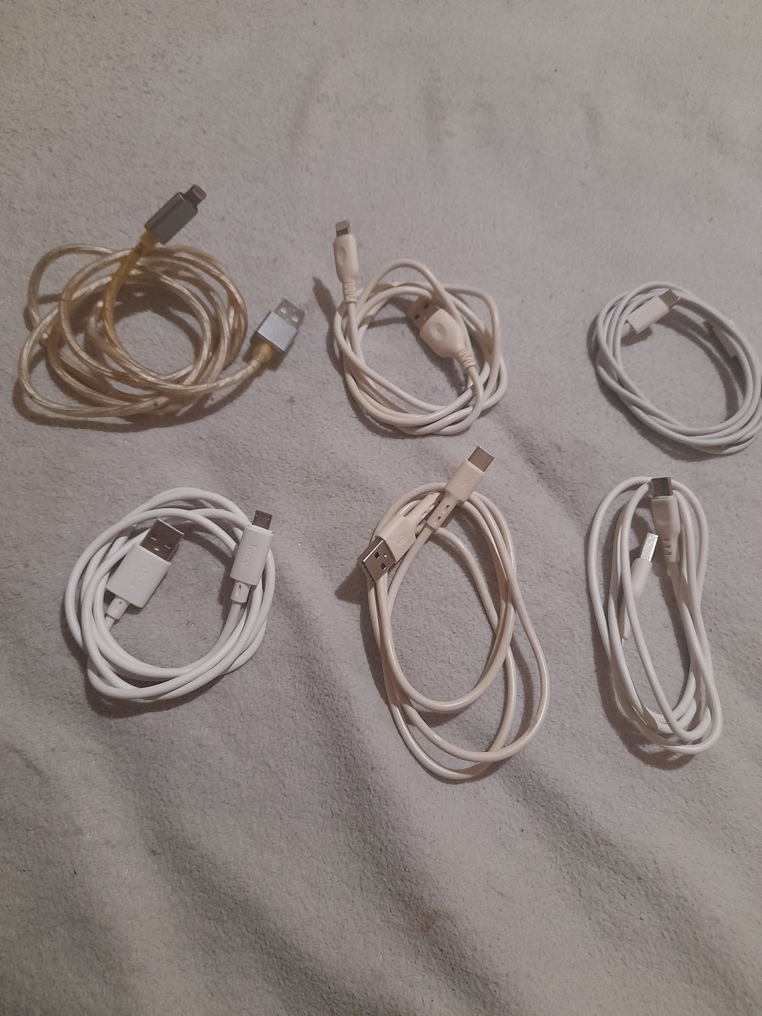 6 cabos de carregador de telemóveis todos 10€