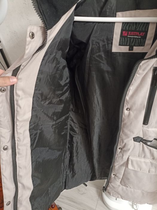 Продам зимнюю женскую куртку