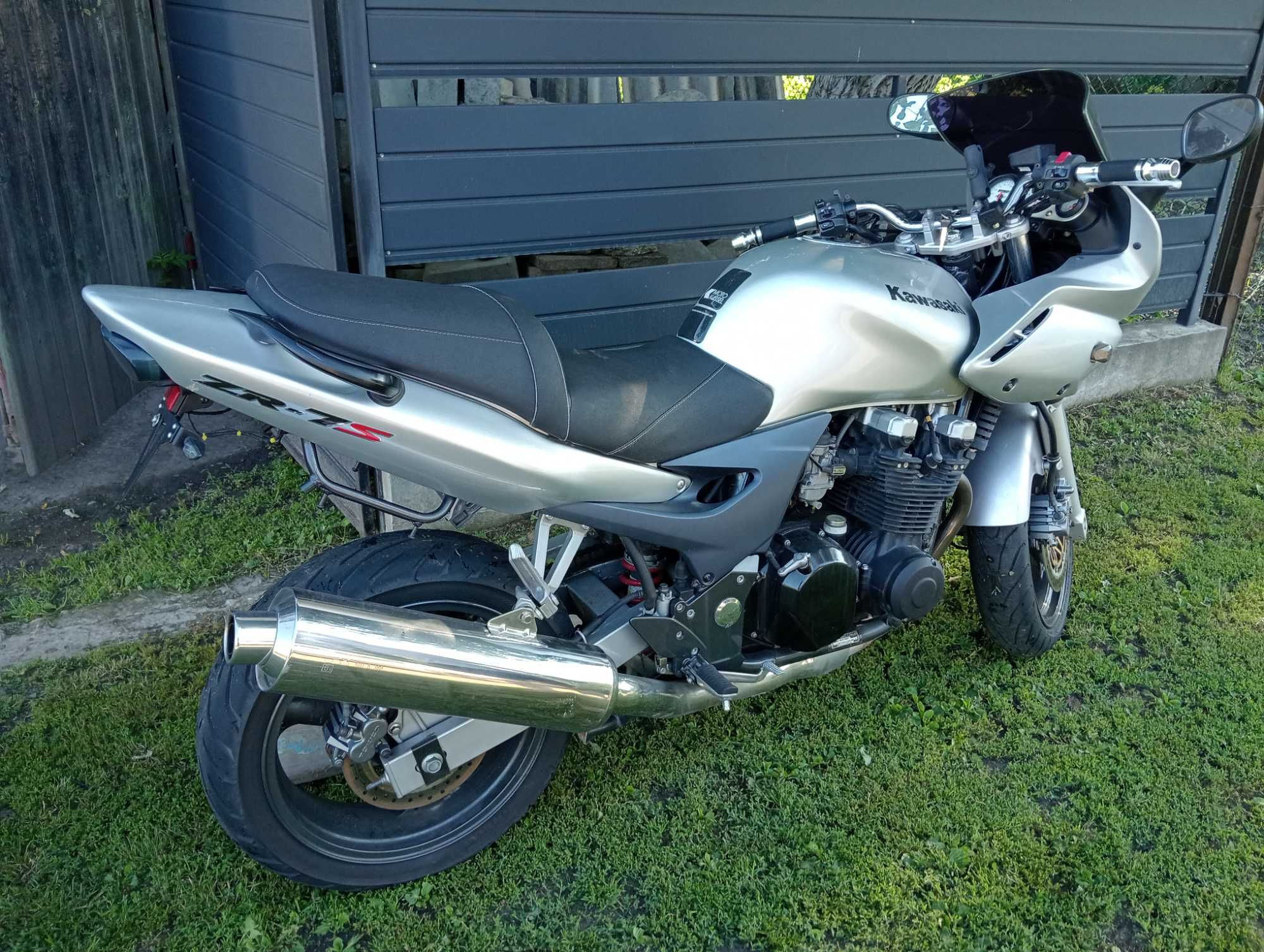 Продам kawasaki zr-7s