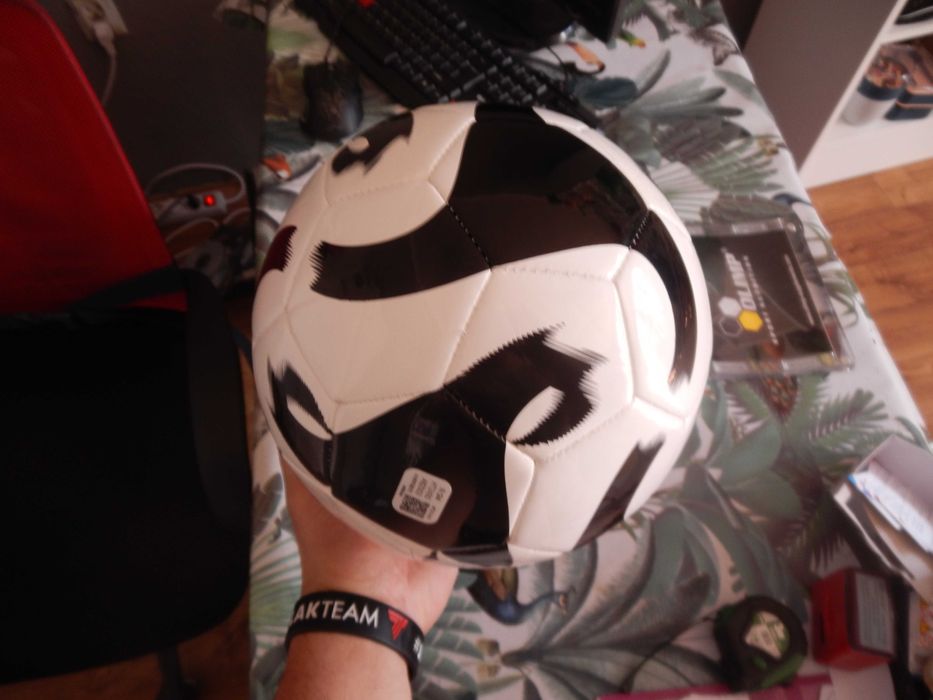 Wyprzedaż->PIŁKA NOŻNA do nogi treningowa ADIDAS ROZMIAR 5