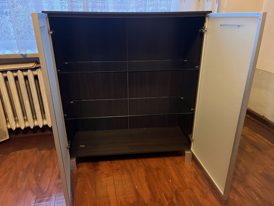 Szafka witryna do salonu