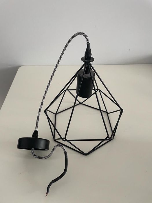 Lampa sufitowa czarna