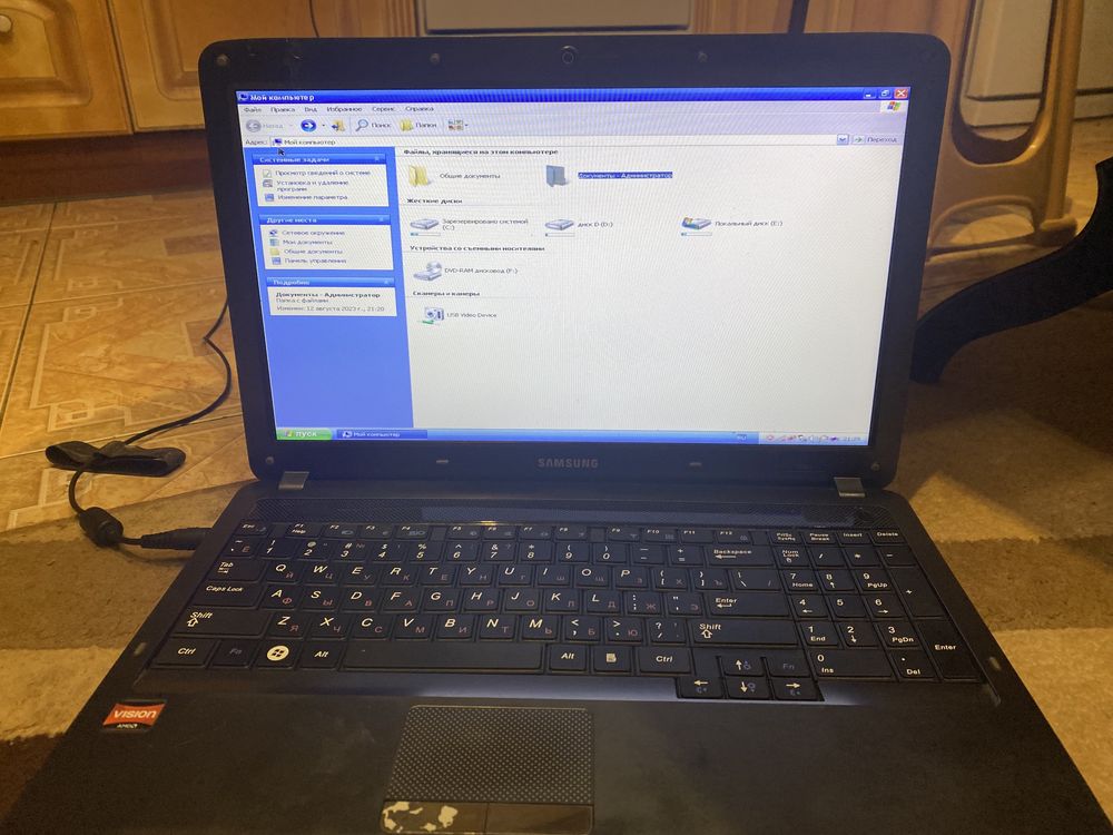 Оригінал ноутбук Самсунг 15,6 дюймів,гарний стан,3/320 гігабайт
