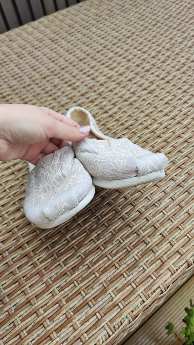 Różowe espadryle tenisówki Toms 38 pudrowy róż błyszczące