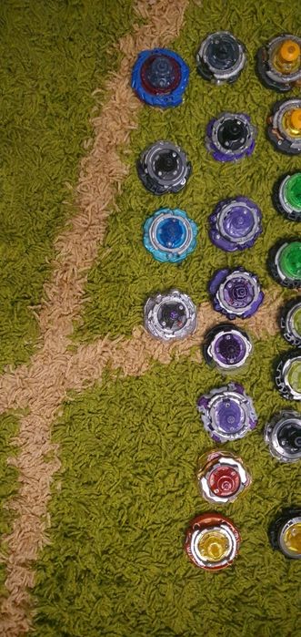 Повна колекція 72 Beyblade Burst
