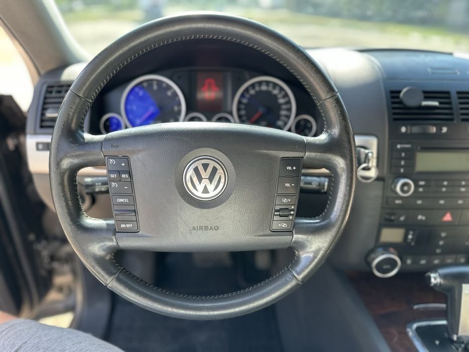 VW Touareg  3 л в в идеале возможен обмен на жилье в Харькове