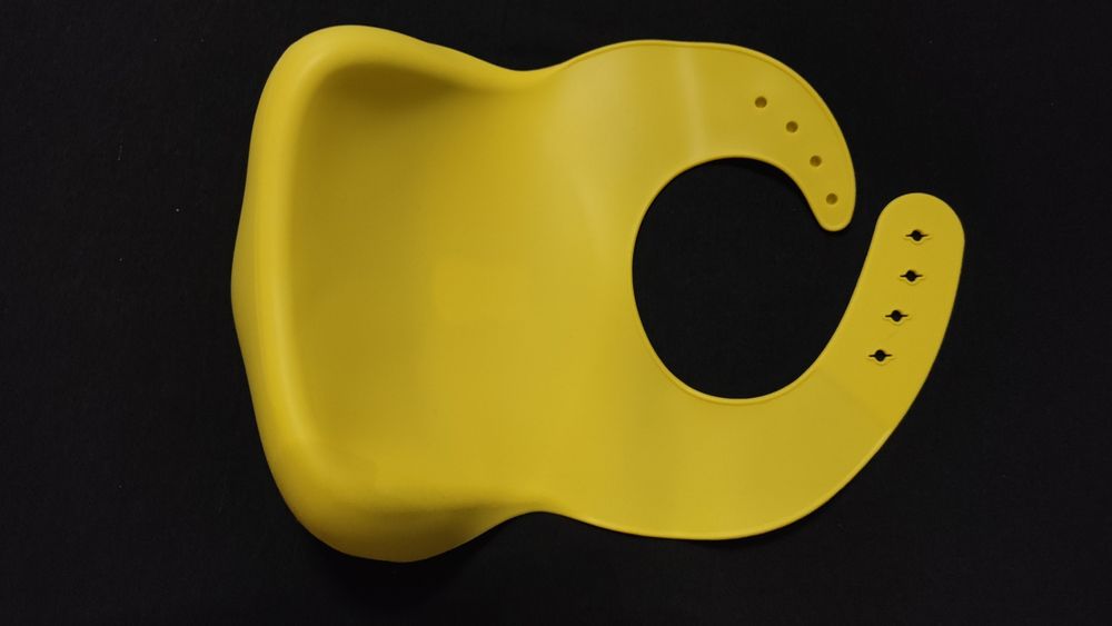 Śliniaczek żółty silikonowy