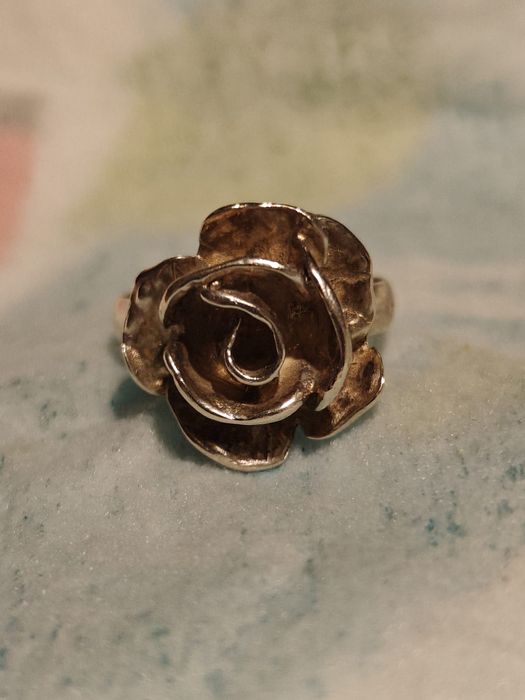 Pierścionek Róża srebrny