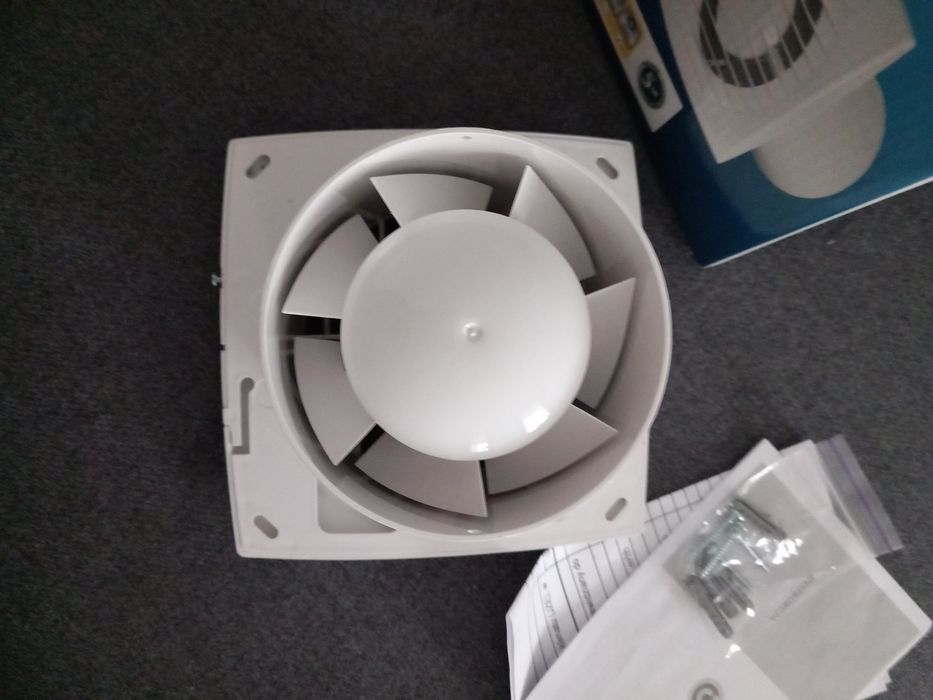 Wentylator osiowy Blyss 100ST z wyłącznikiem czasowym