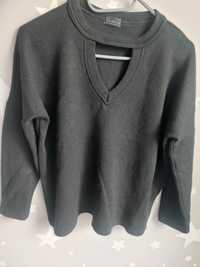 Czarny sweter varlesca