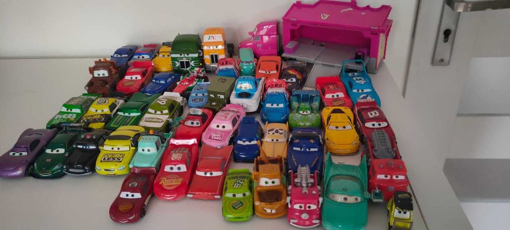 47 autek z serii zygzak mcqueen disney/pixar mattel