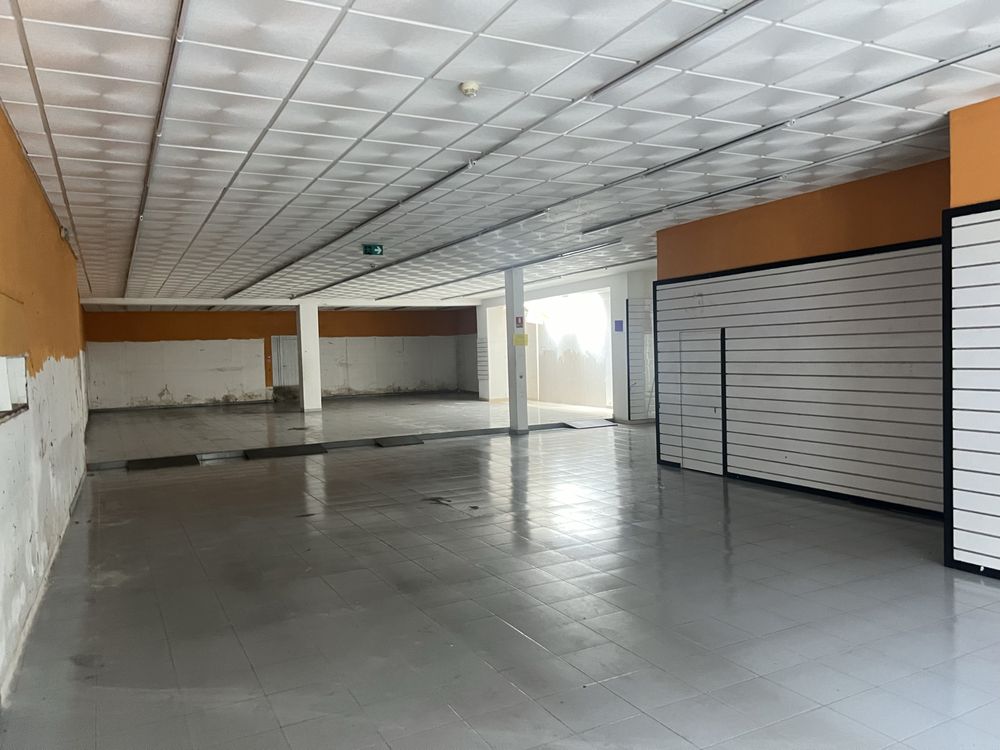 Alugo loja (Espaço Comercial)