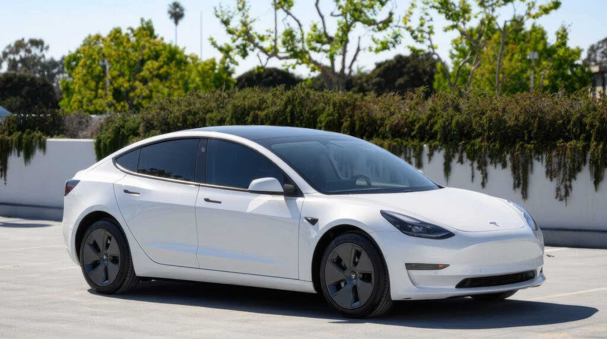 2021 Tesla Model 3 Standard Range Plus RWD