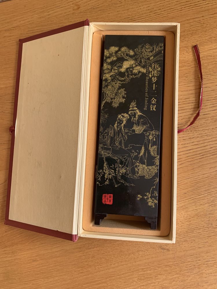 Китайский лакированный экран-ширма Двенадцать красавиц Цзинь лин.