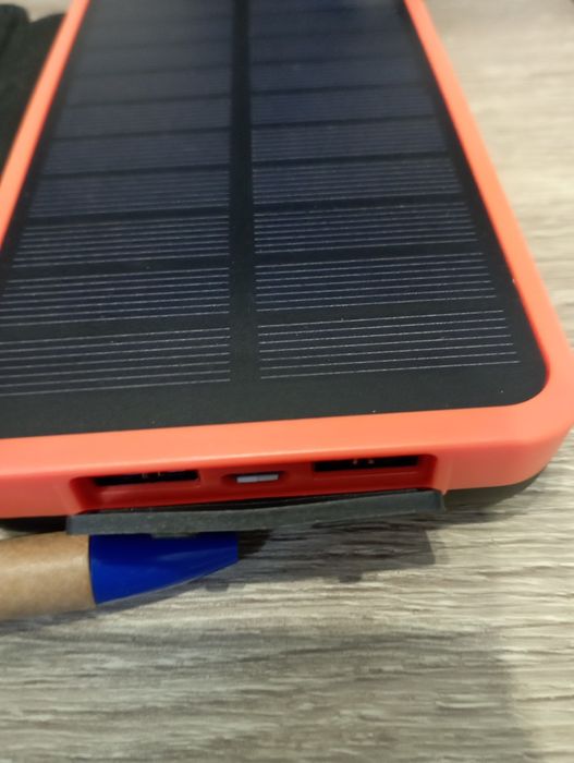 Портативна батарея Power Bank 25000mAh Solare S025 с соняшною зарядкою