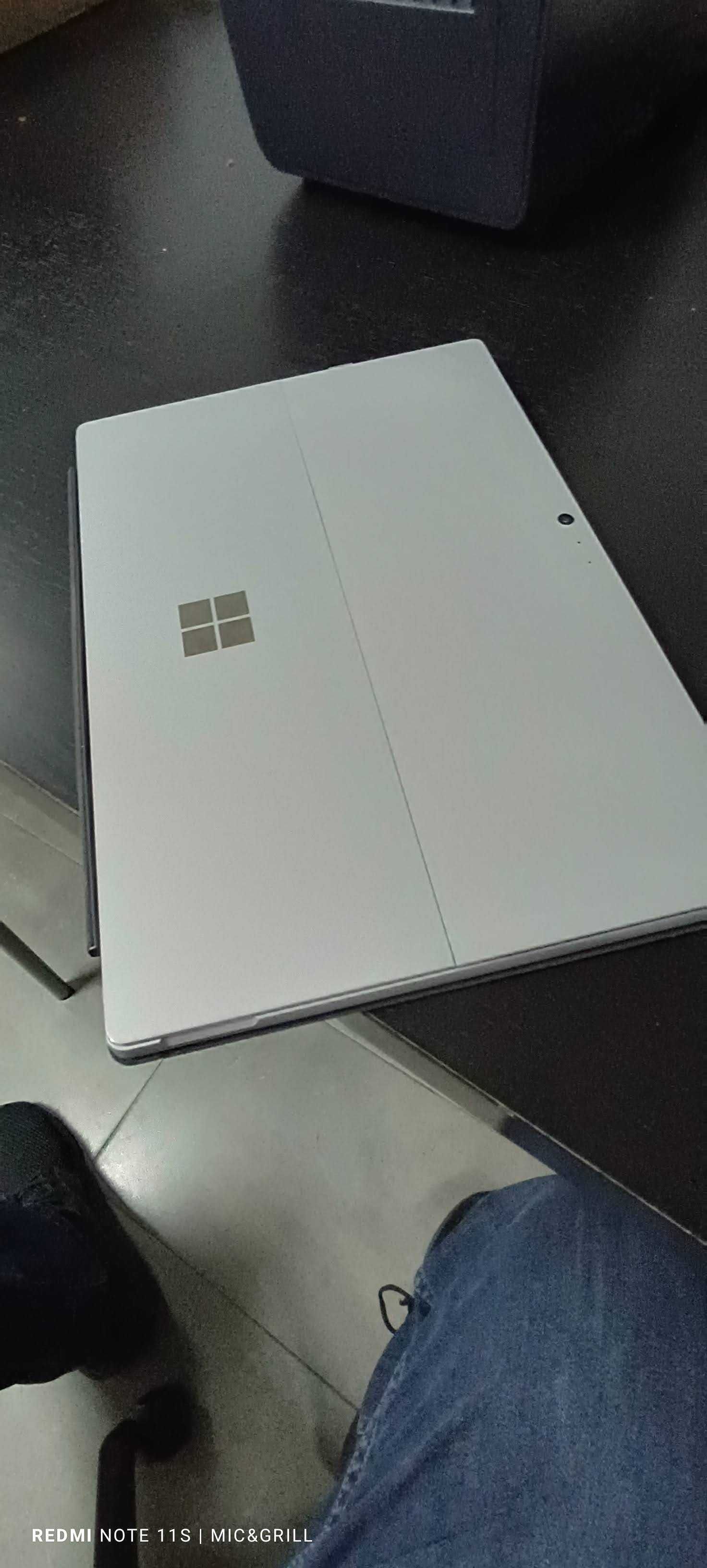 PC Microsoft Surface pro 5