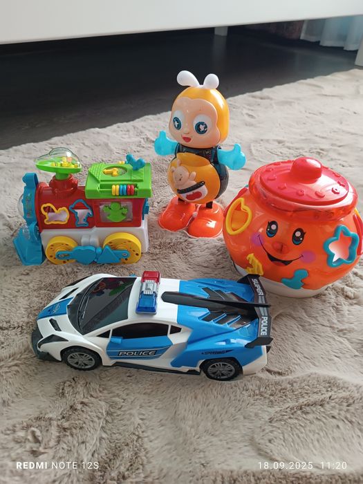 Іграшки для малюків музичні