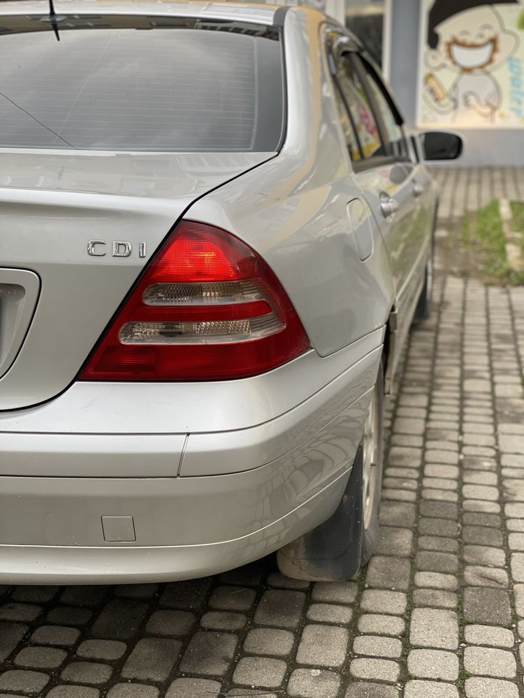 Mercedes-Benz W203 C220