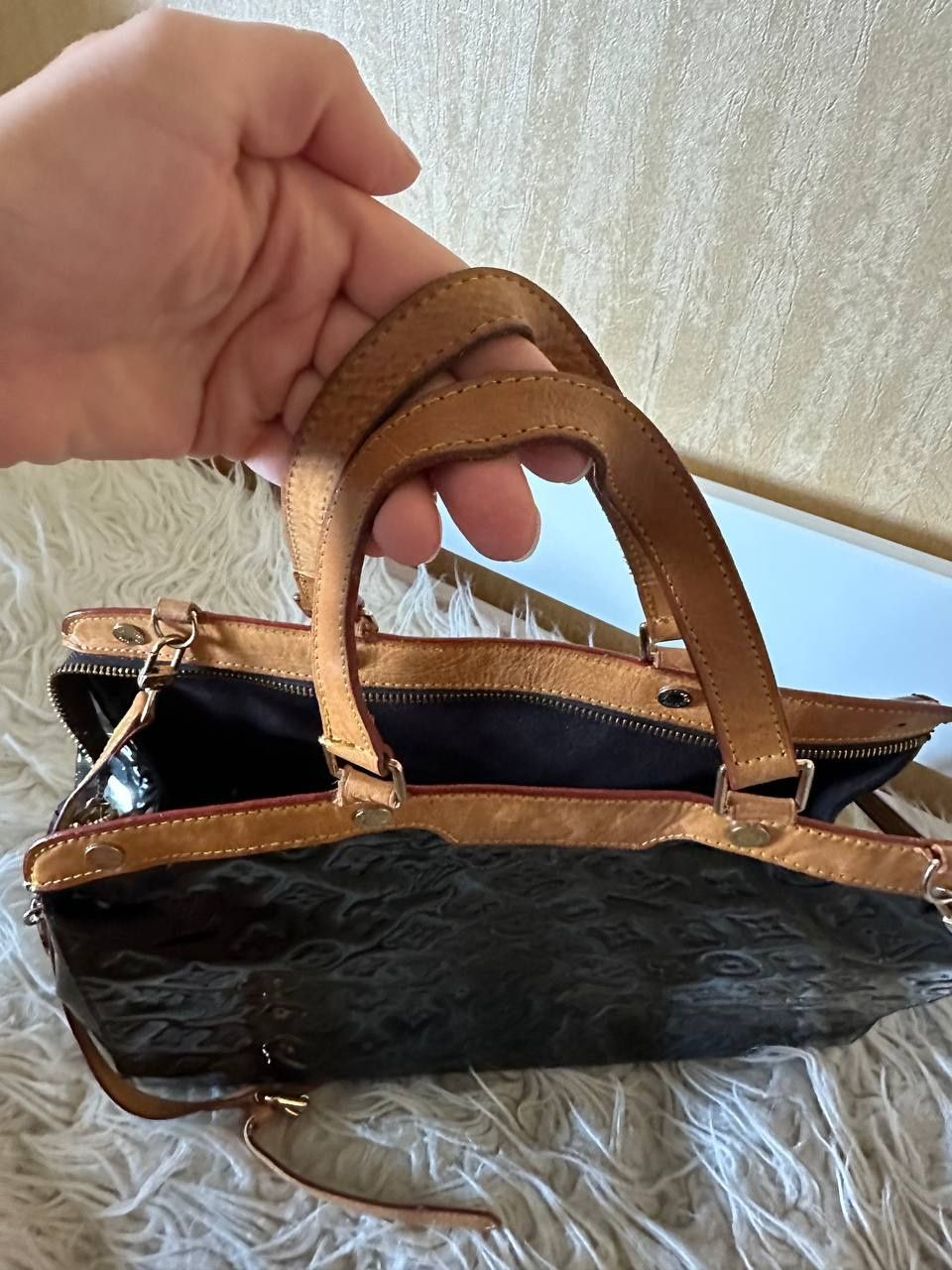 Жіноча шкіряна сумка Louis Vuitton Vernis Brea GM Handbag