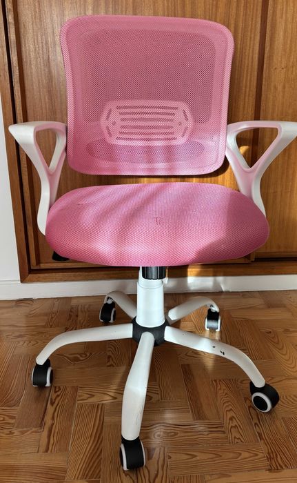 Cadeira de secretária com função de inclinação, em cor-de-rosa