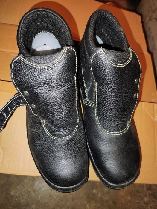 Nowe buty spawalnicze rozmiar 44 skóra, świetne