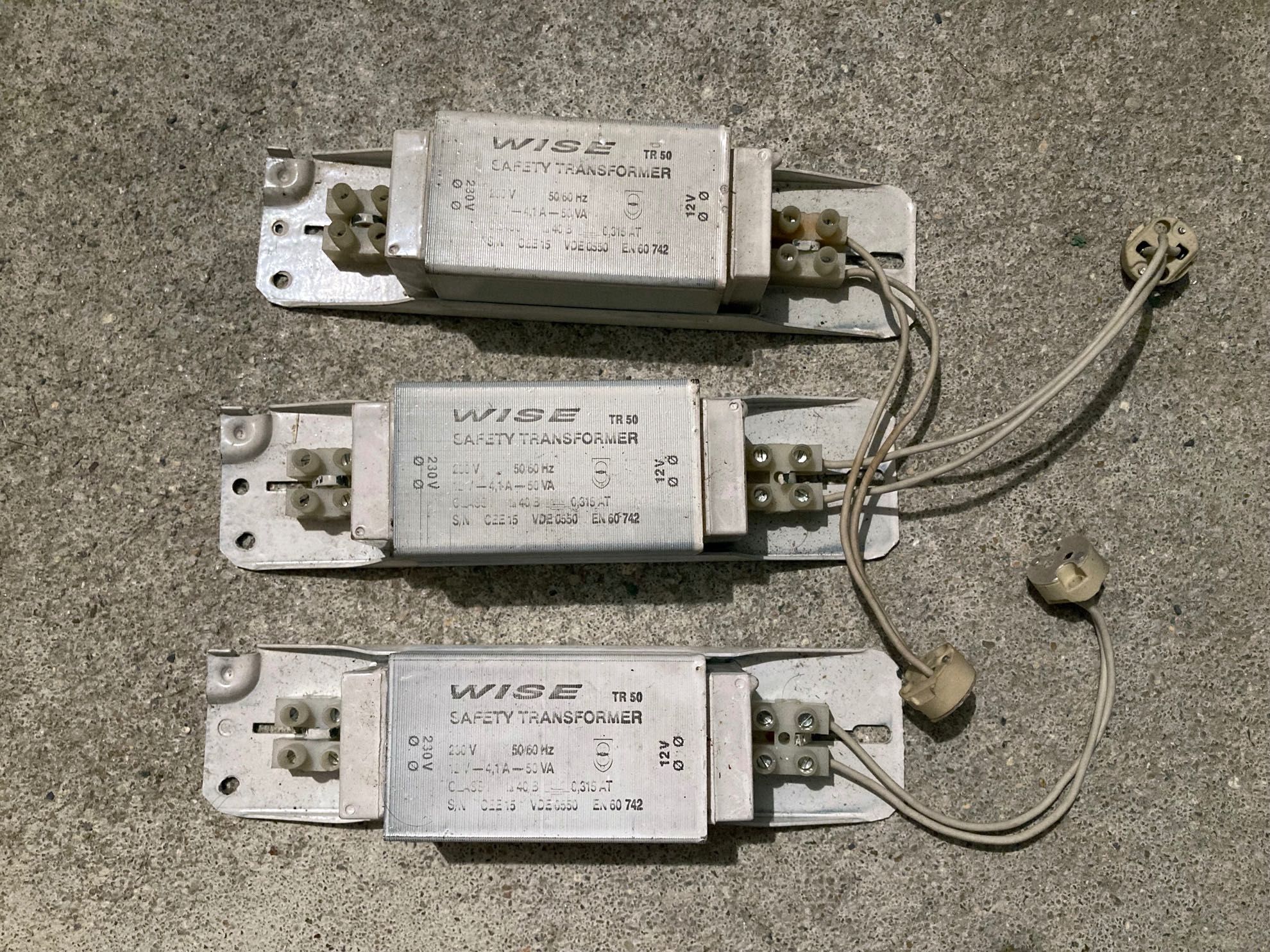 Vendo 9 transformadores Wise TR-50 para lâmpadas de 12V