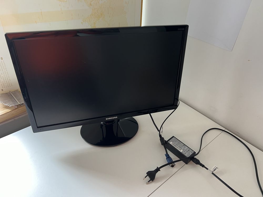 Monitor 22” Samsung LED