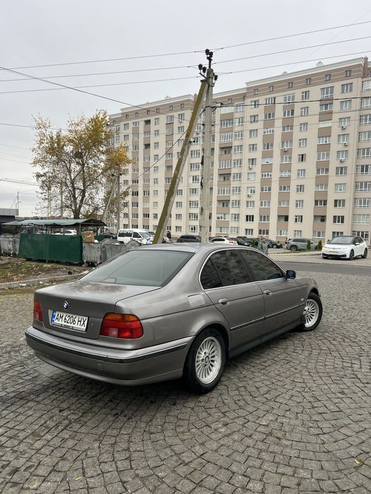 Продам бмв е39 в гарному стані