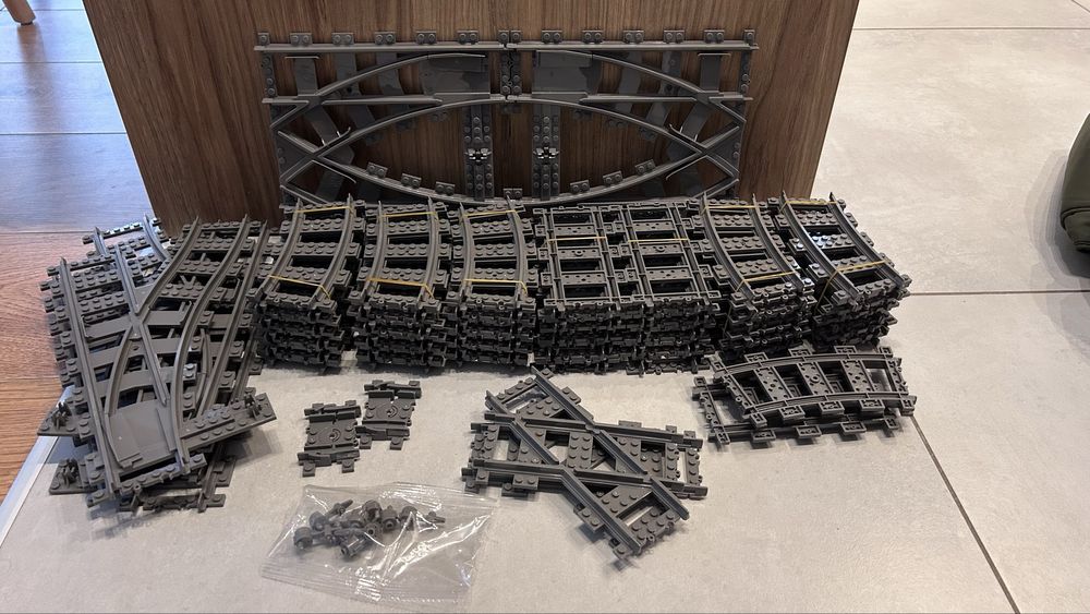 Tory kolejowe lego