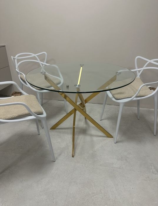 Stół z 3 krzesłami