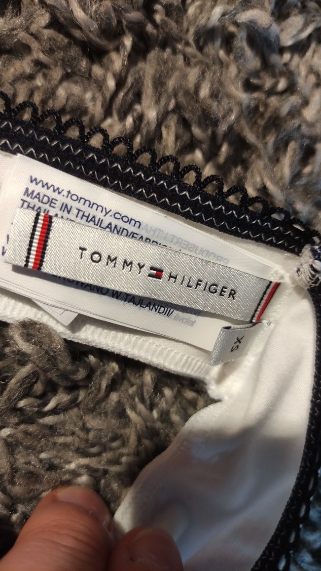 Majtki stringi Tommy Hilfiger xs