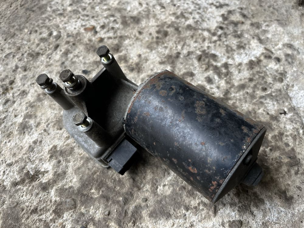 SAAB 900 krokodyl silniczek wycieraczek przod oryg sprawny